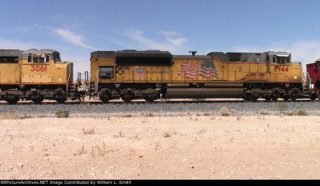 WB Unit Ballast Hooper Frt at Erie NV -5